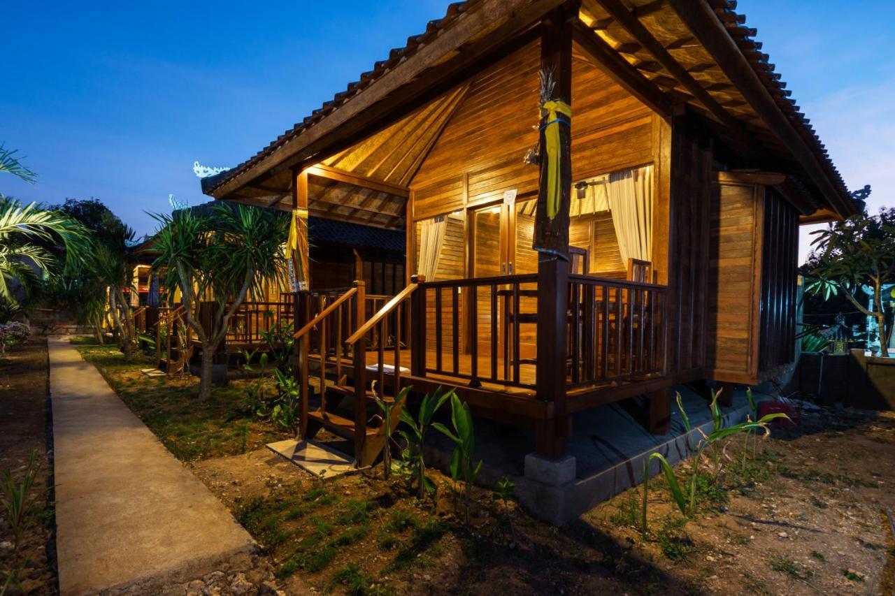 Gatri Hut Hotel Нуса Лембонган Екстериор снимка