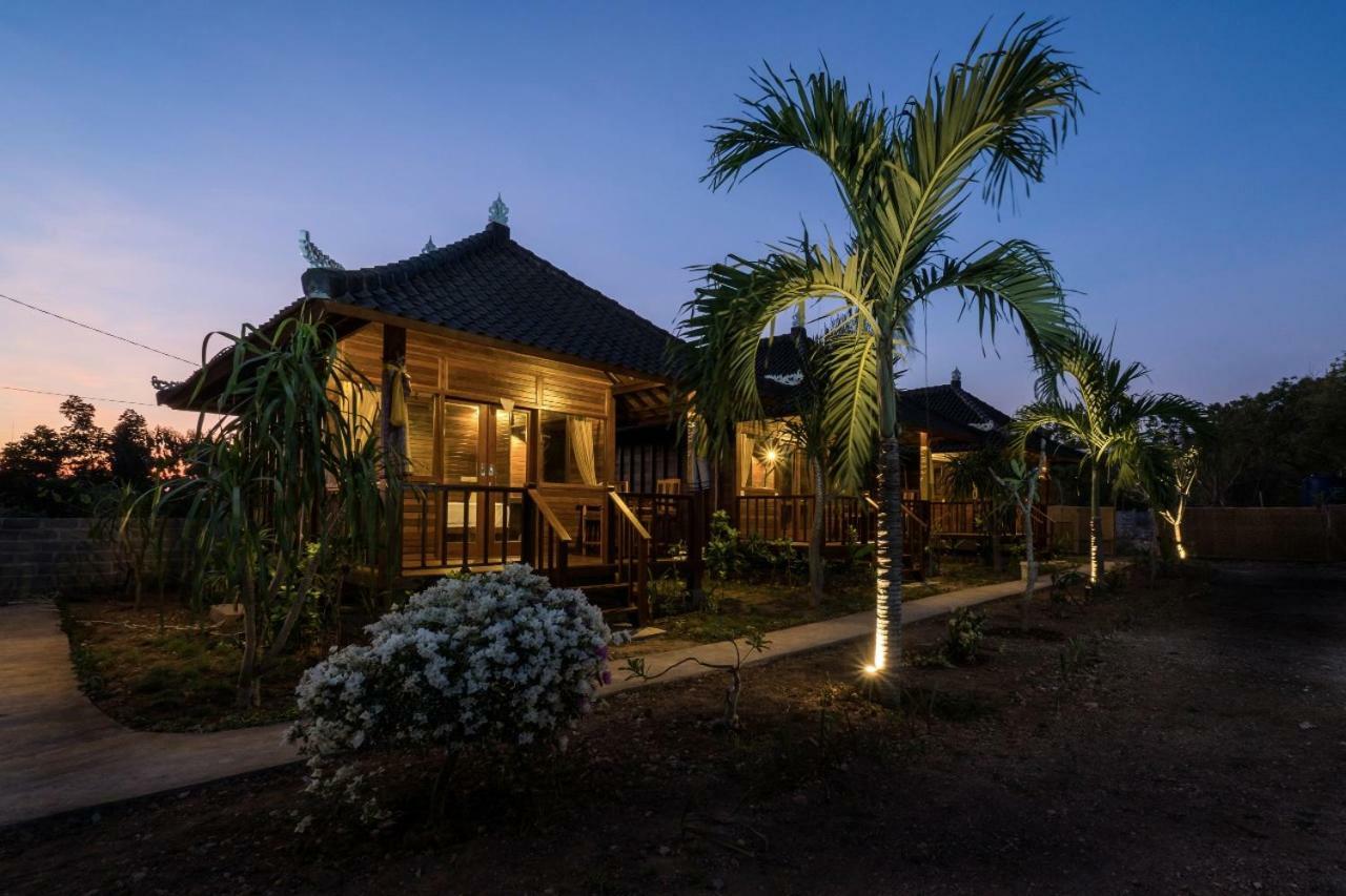 Gatri Hut Hotel Нуса Лембонган Екстериор снимка